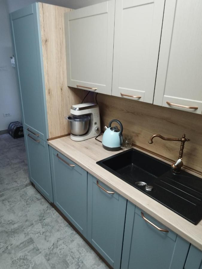 Apartment Antica With Yard & Bbq Split Exterior photo